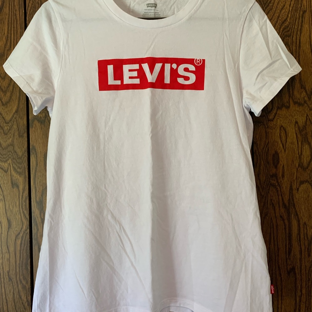 Levi’s Tee shirt size Medium
